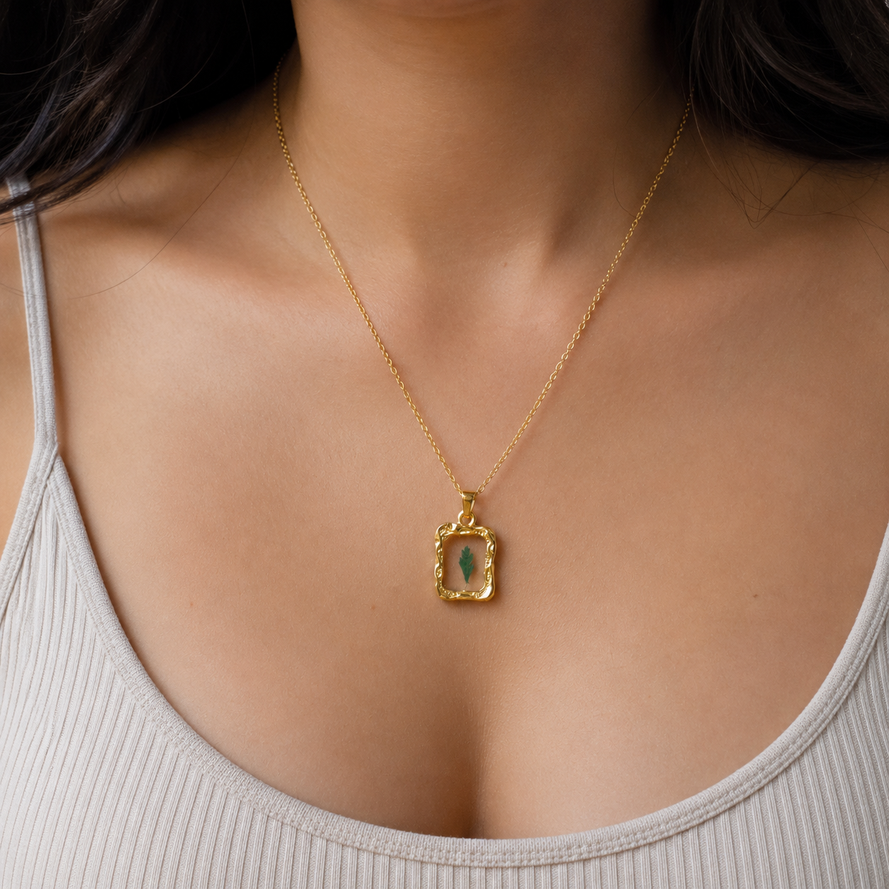 Leaflet Neckpiece