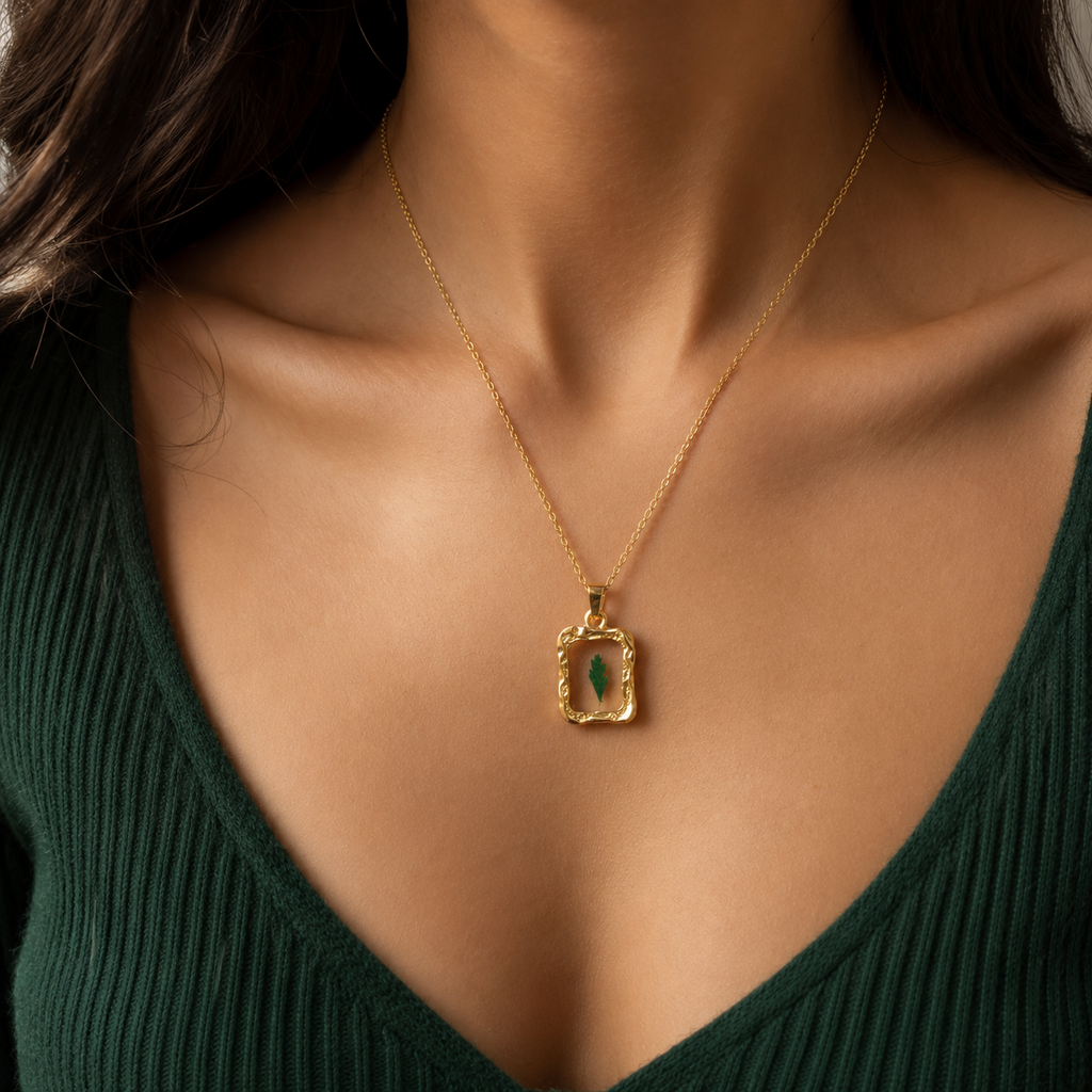 Leaflet Neckpiece