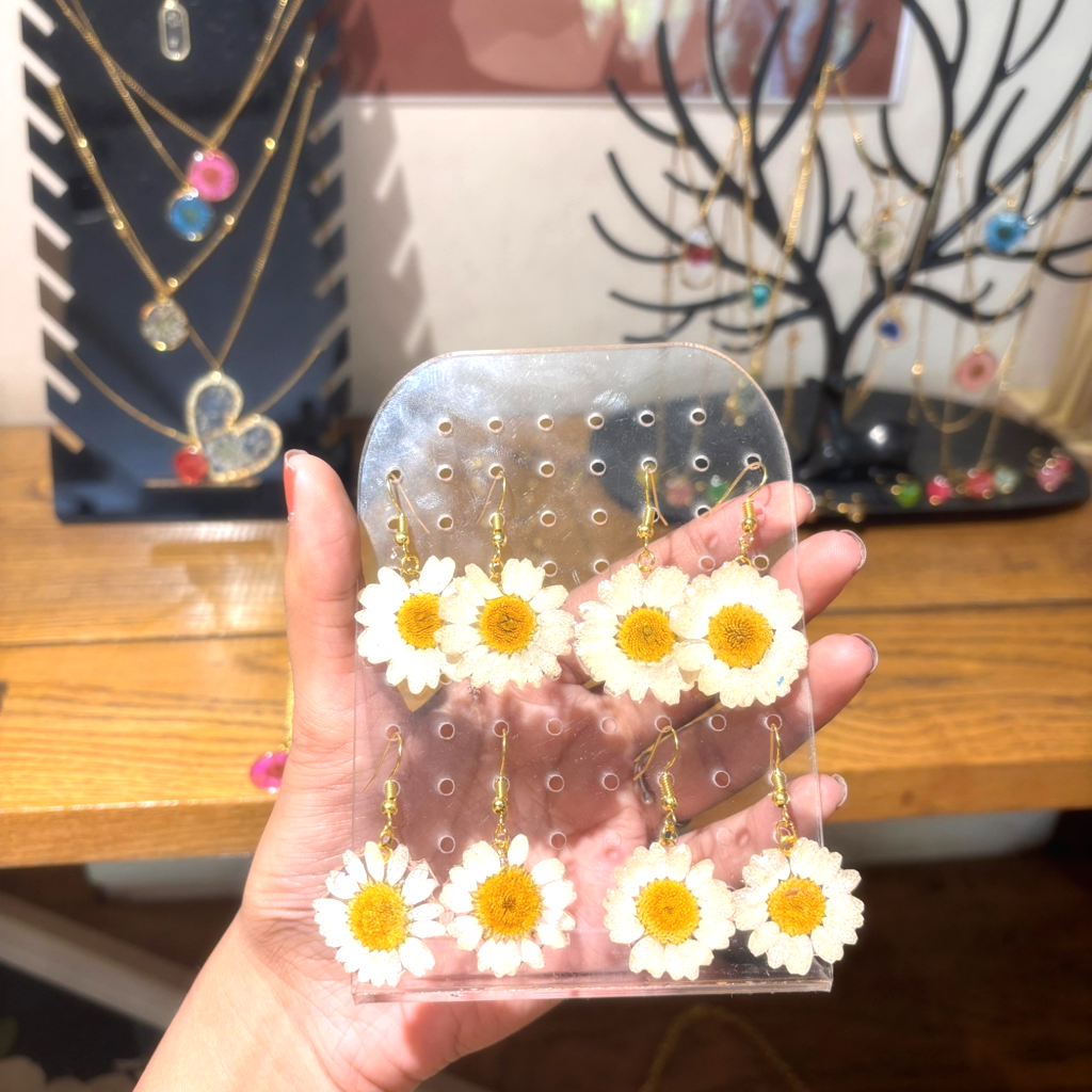 Sun-Kissed Daisy Earrings